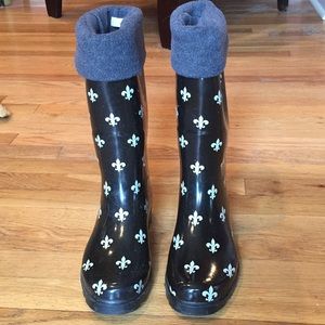 Rain boots with fleece inserts, size 8